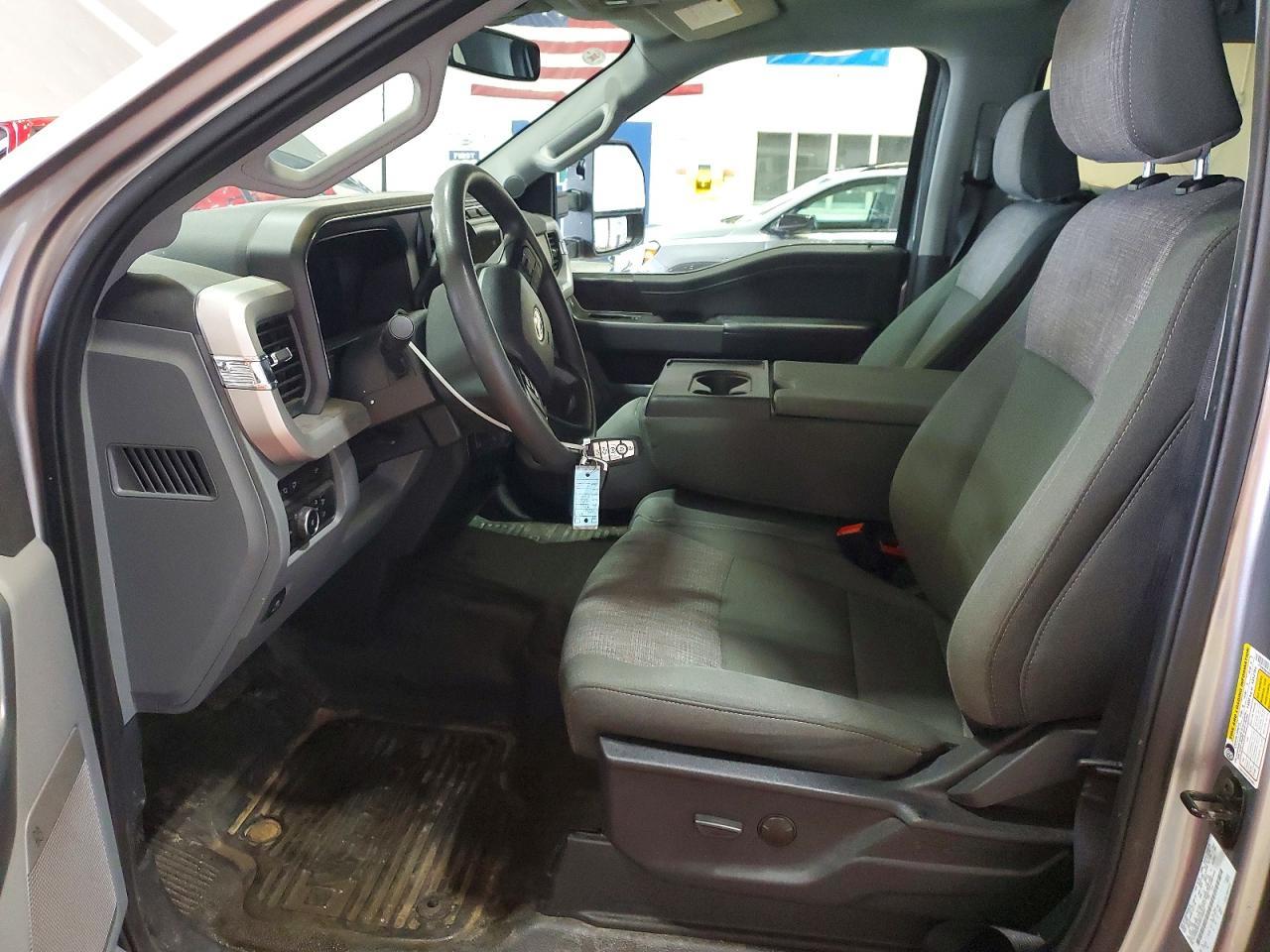 2024 Ford F250 Super Duty - zdjęcie 7