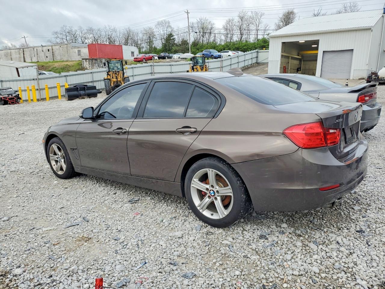 BMW Seria 3 - zdjęcie 2