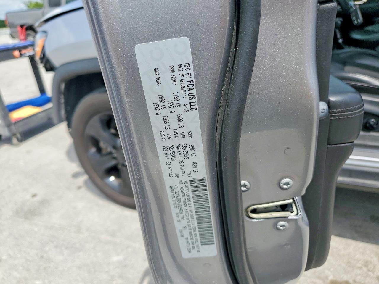 2018 Jeep Compass Latitude - zdjęcie 14