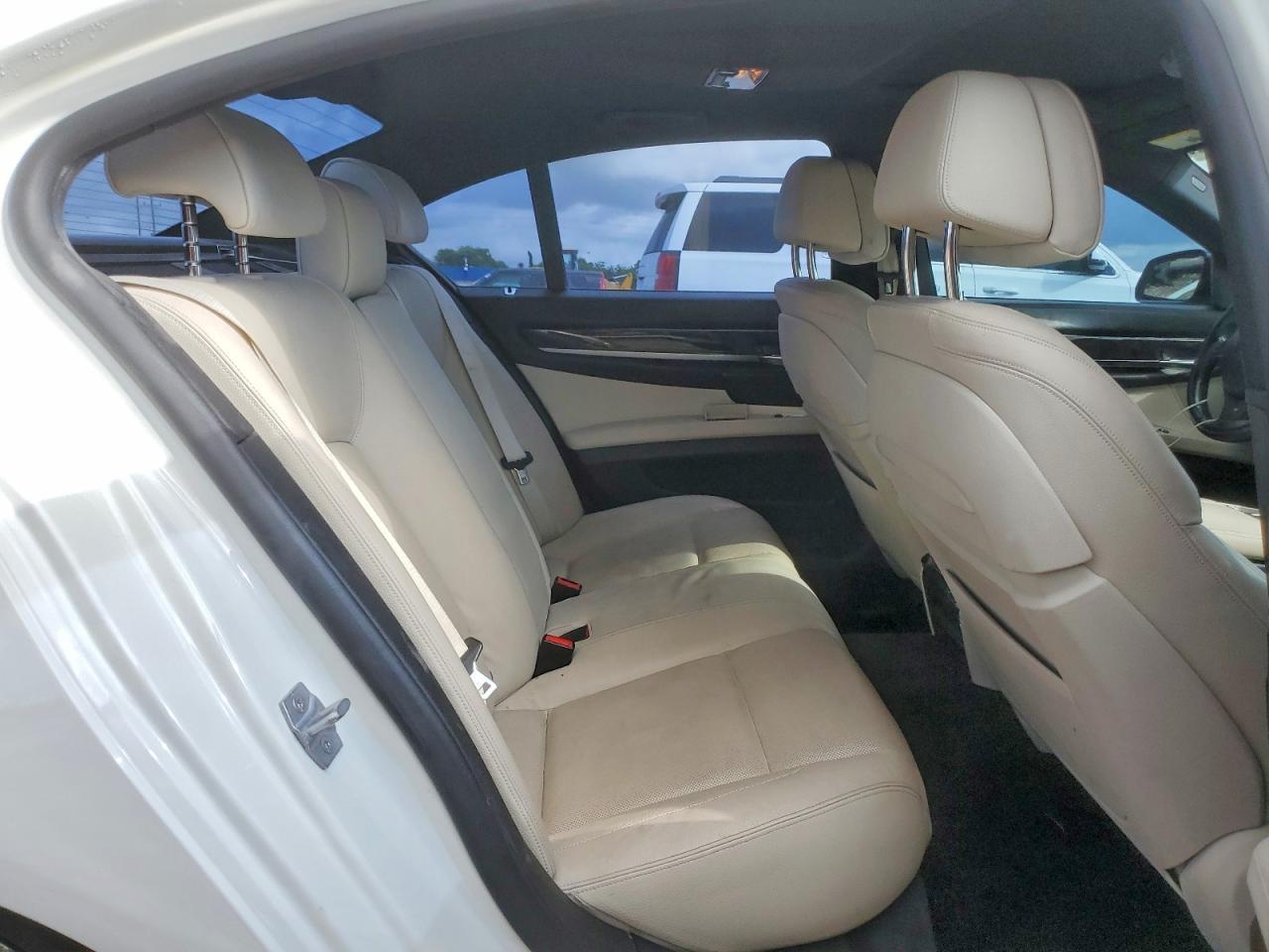 2014 BMW 740 I - zdjęcie 10