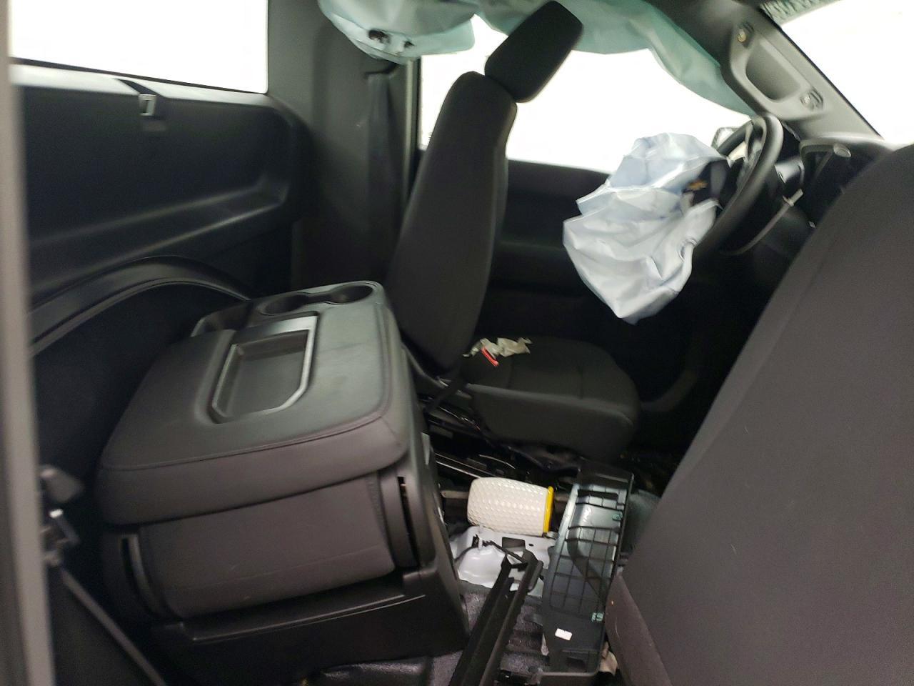 2026 Chevrolet Silverado C1500 - zdjęcie 10