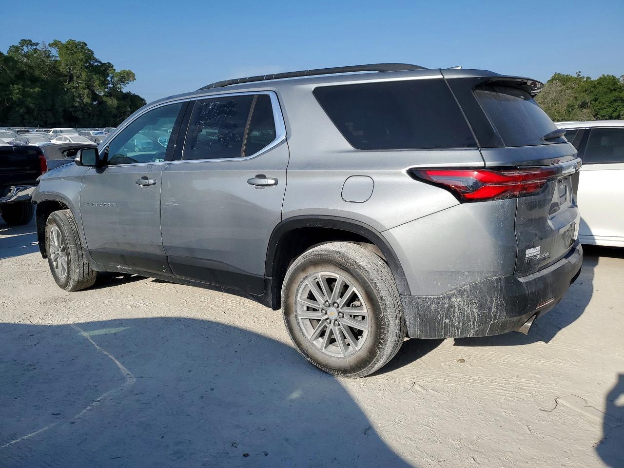 2023 Chevrolet Traverse Lt - zdjęcie 2