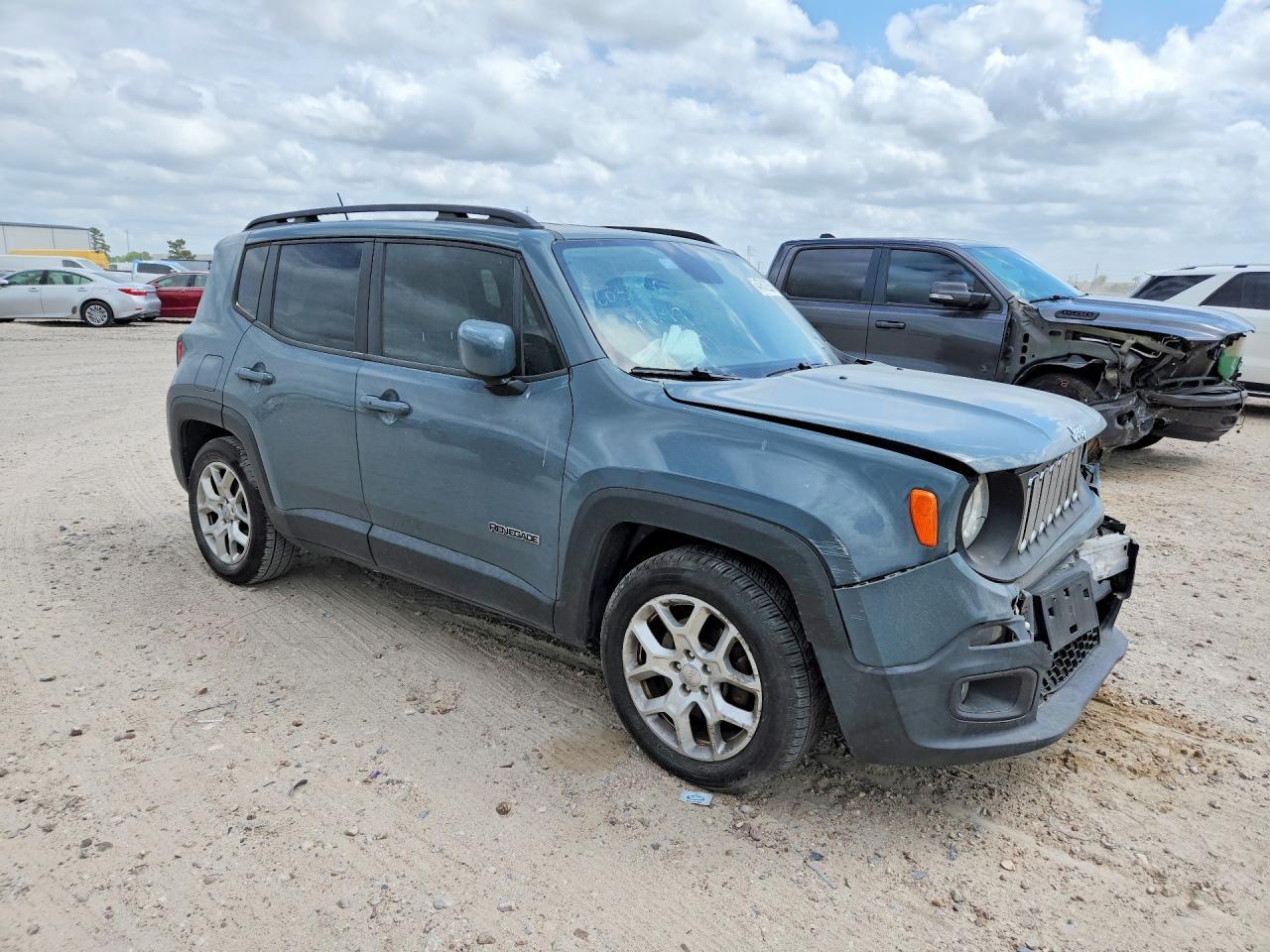 2017 Jeep Renegade Latitude - zdjęcie 4