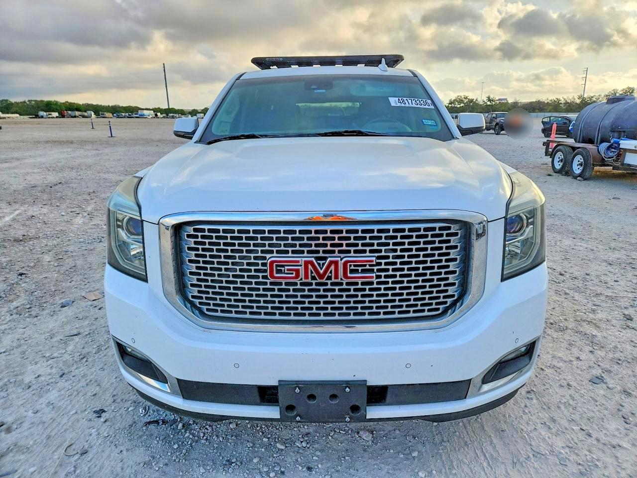 2016 GMC Yukon Xl C1500 Slt - zdjęcie 5