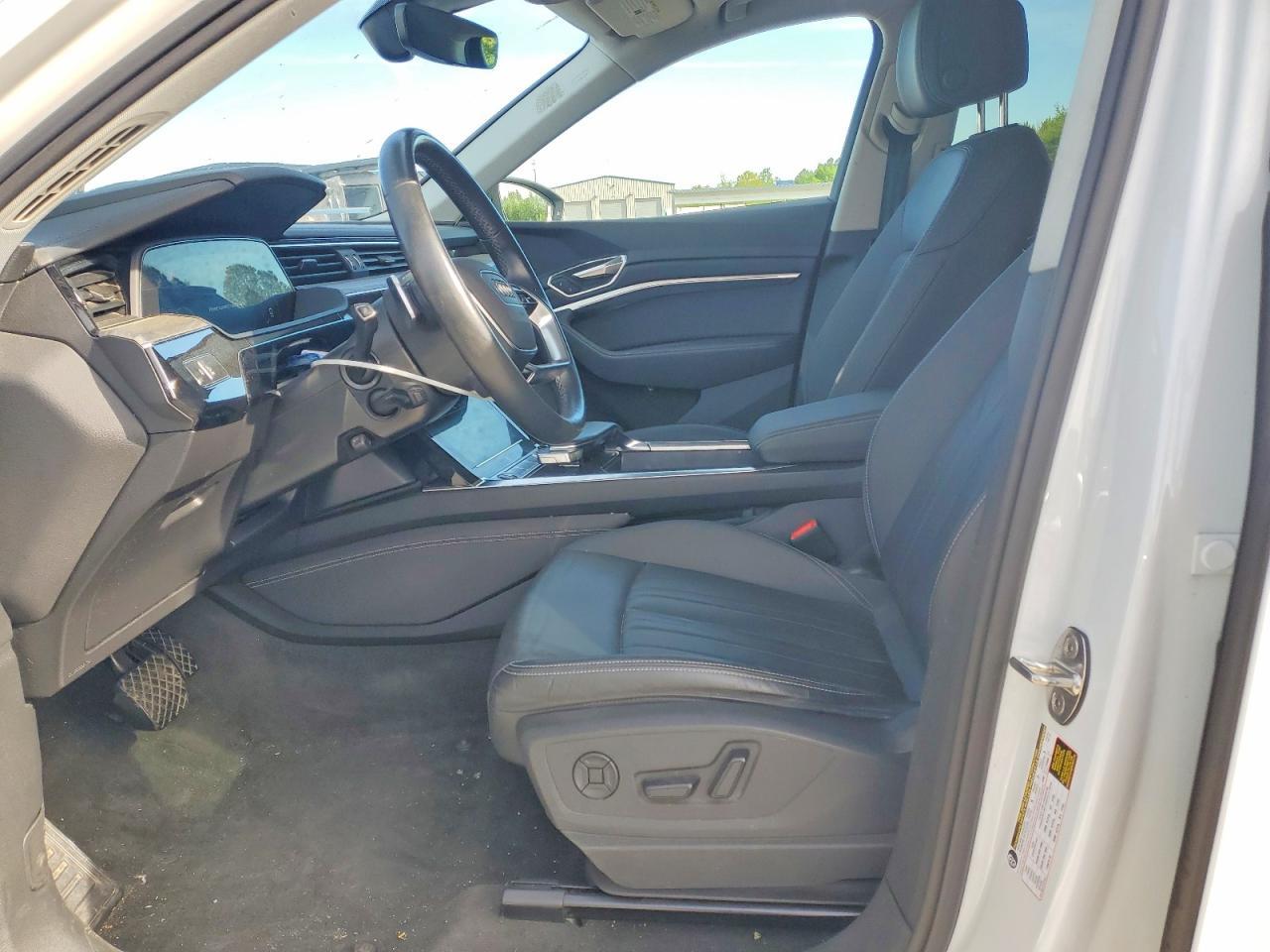 2022 Audi E-Tron Premium Plus - zdjęcie 7