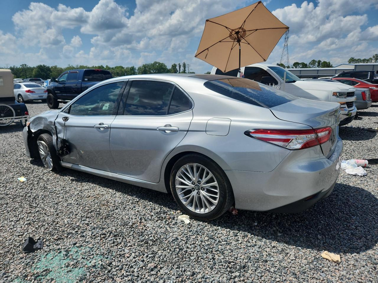 2018 Toyota Camry Xle - zdjęcie 2