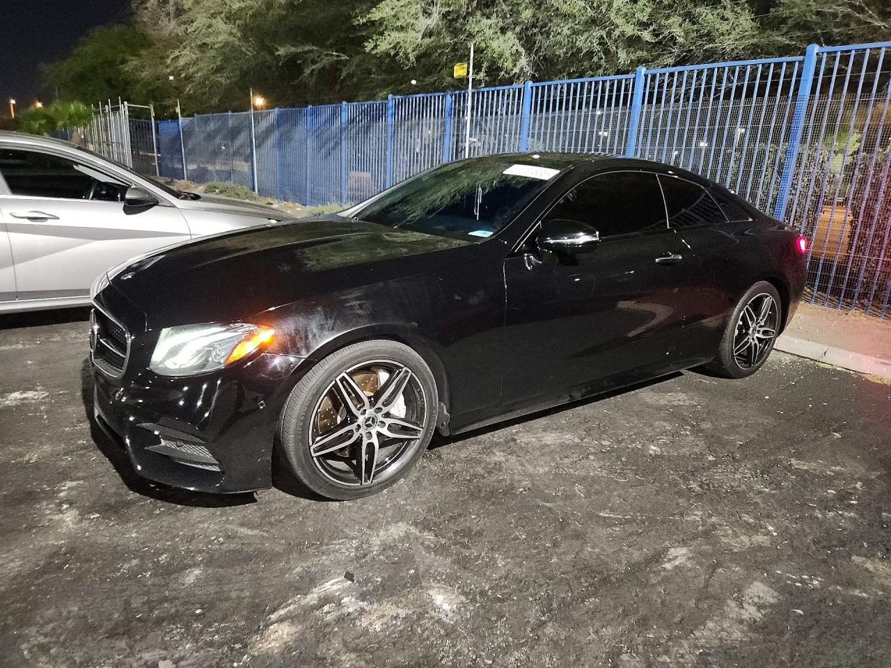 2019 Mercedes-Benz E 450 - zdjęcie główne