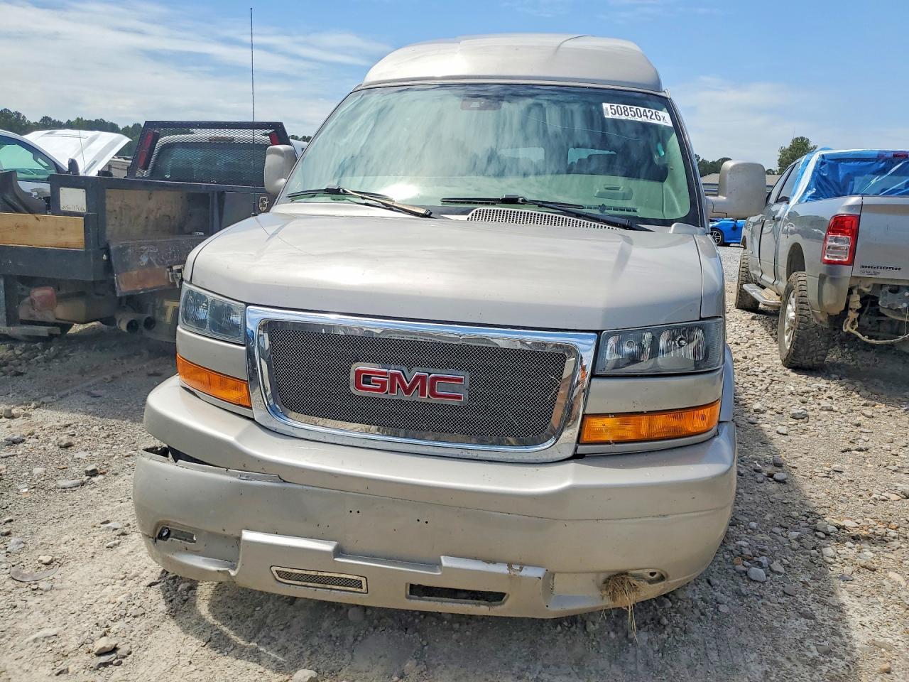 2020 GMC Savana G2500 - zdjęcie 5