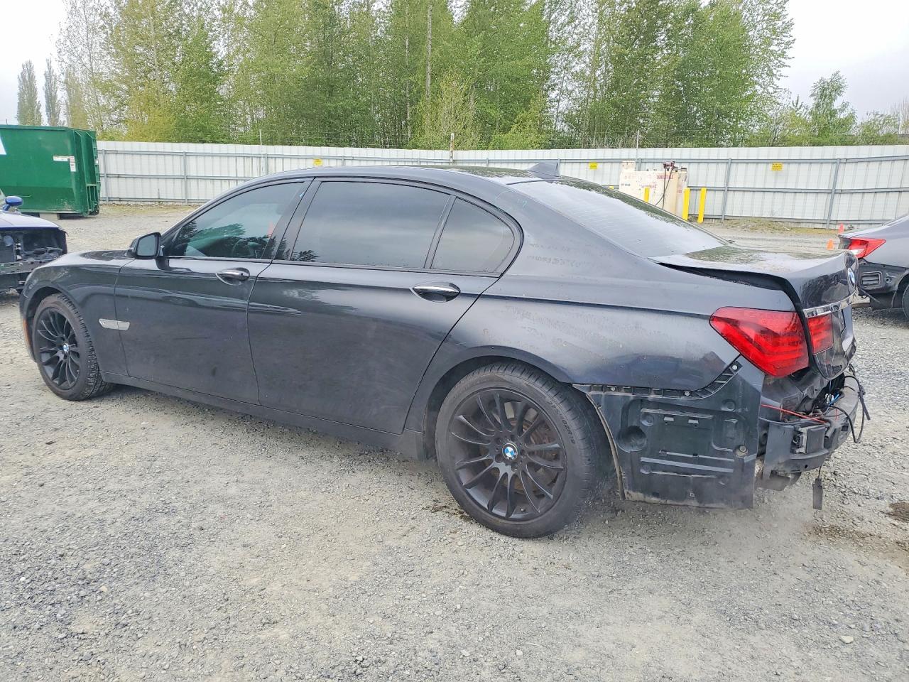 2013 BMW 750 Li - zdjęcie 2