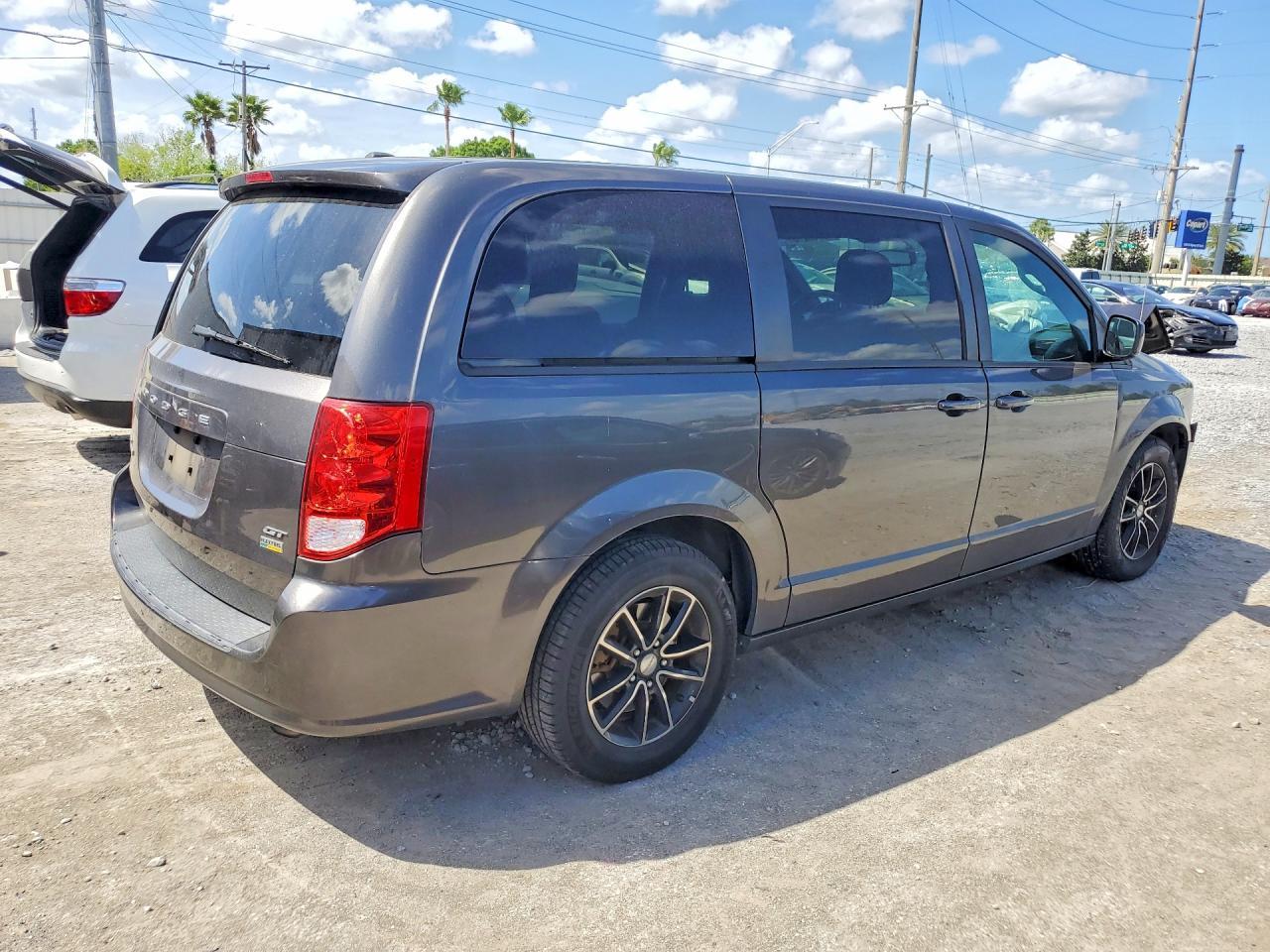 2018 Dodge Grand Caravan Gt - zdjęcie 3