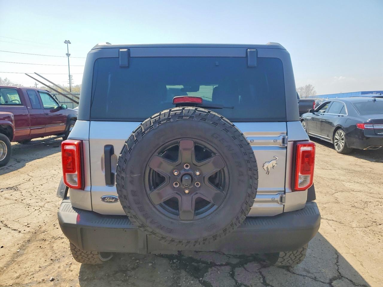 2024 Ford Bronco Black Diamond - zdjęcie 6