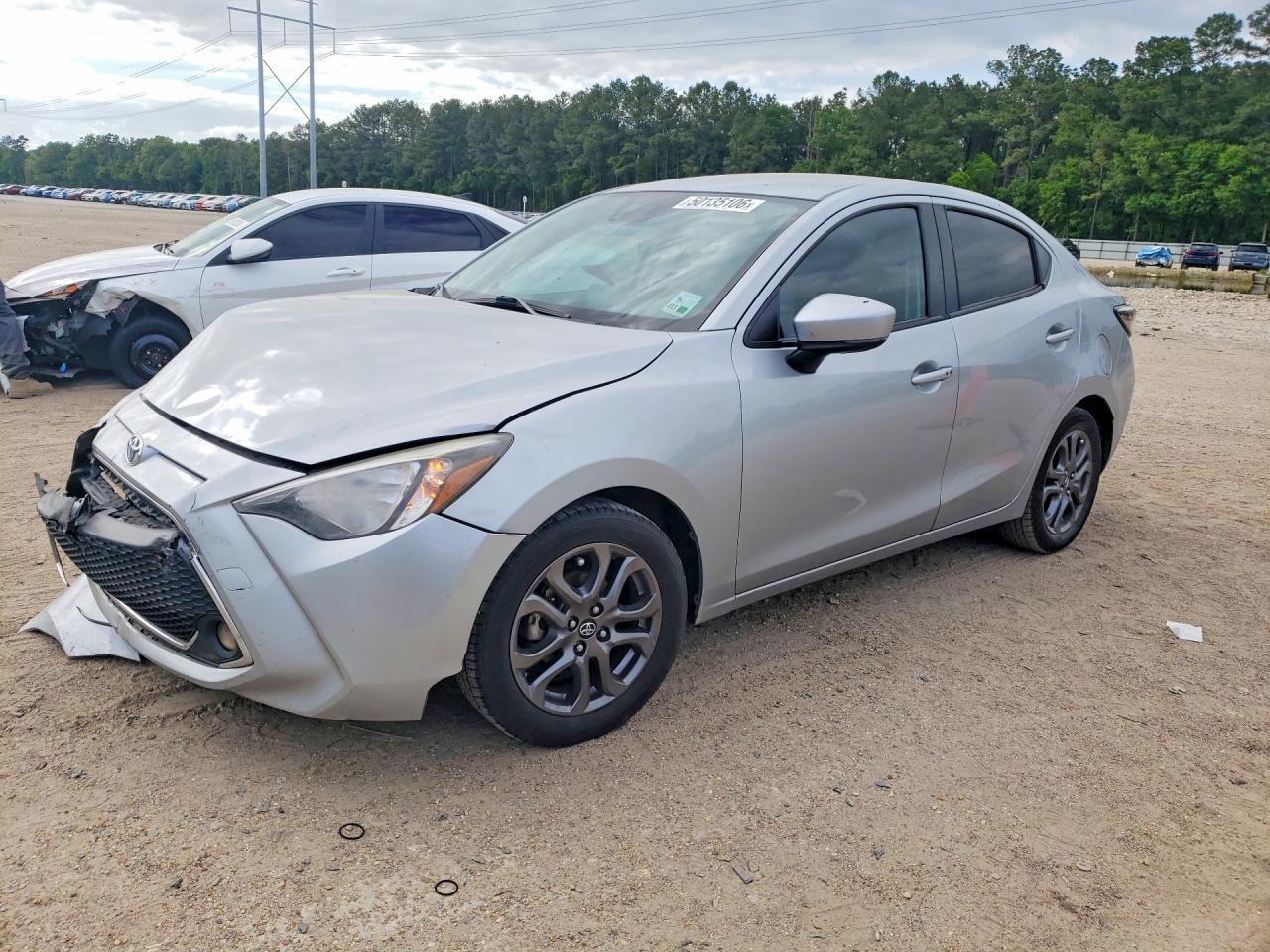 2019 Toyota Yaris - zdjęcie główne
