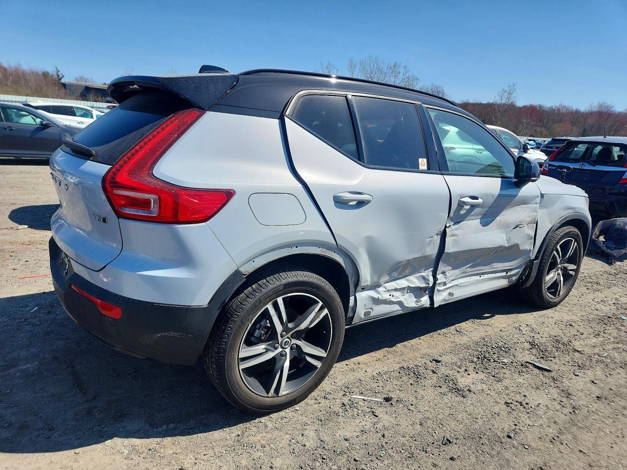 2021 Volvo Xc40 T5 R-Design - zdjęcie 3