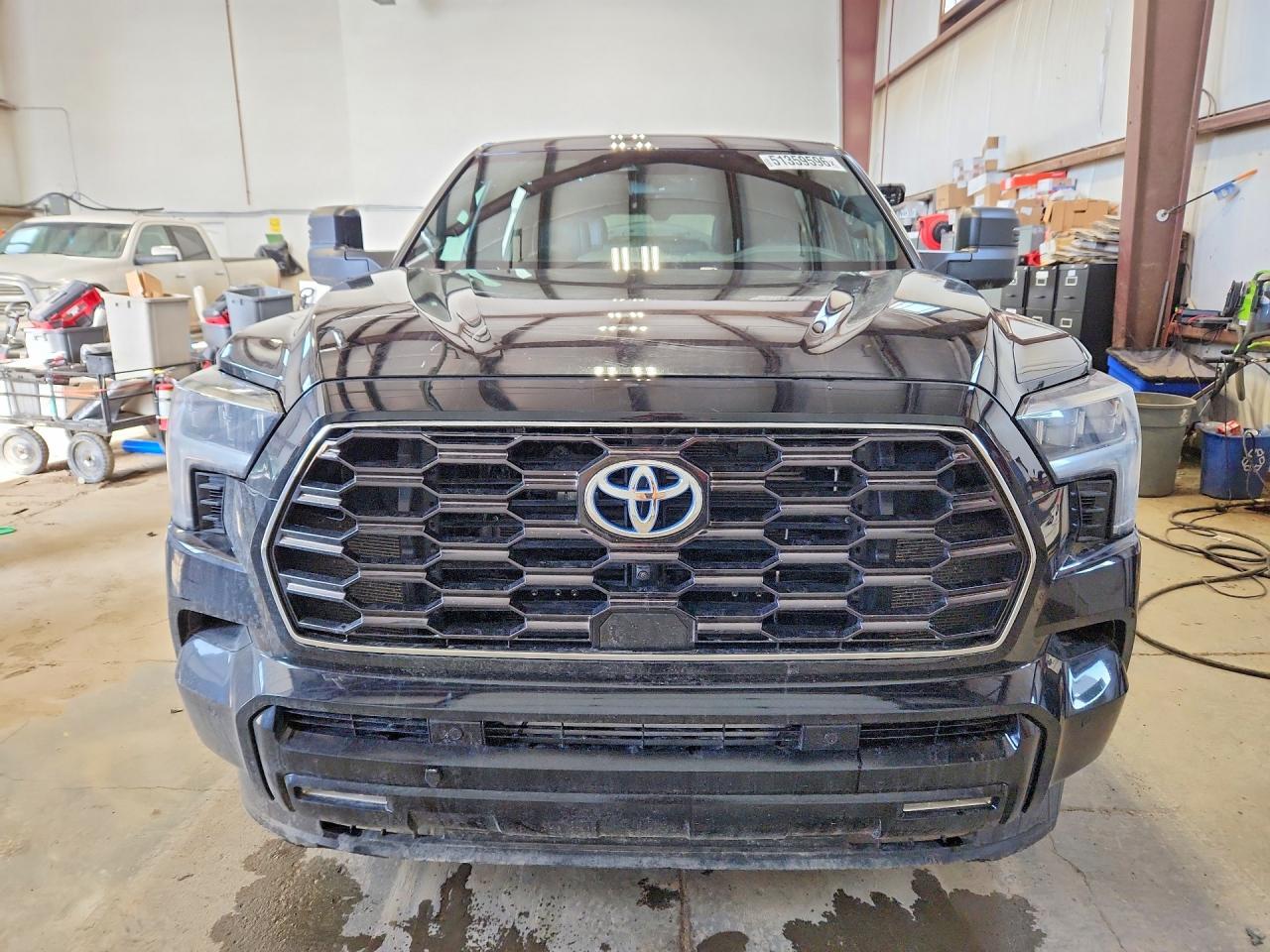 2024 Toyota Sequoia Sr5 - zdjęcie 5