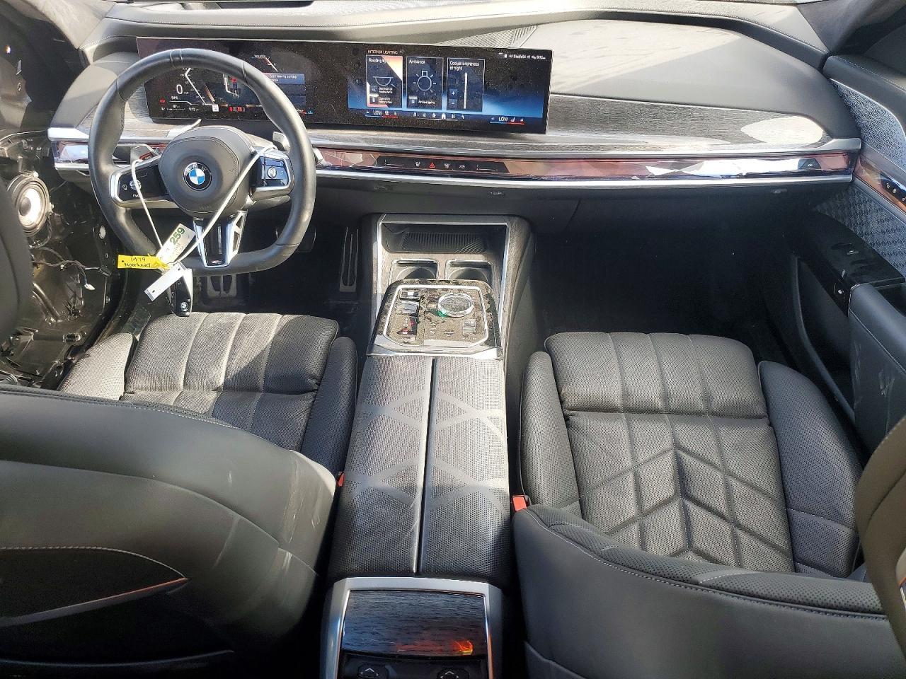 2023 BMW 760 Xi - zdjęcie 8