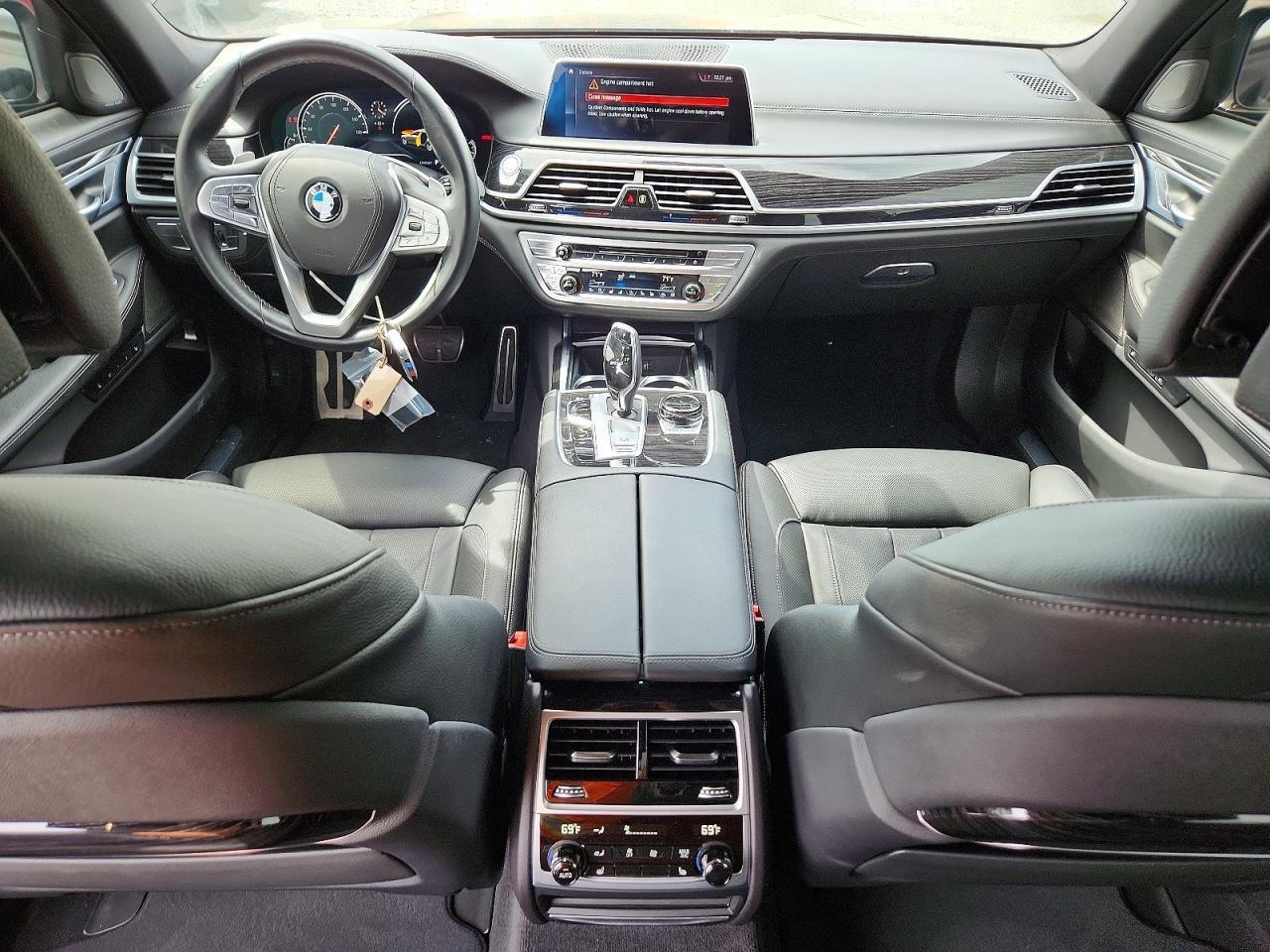 2019 BMW 740 I - zdjęcie 8