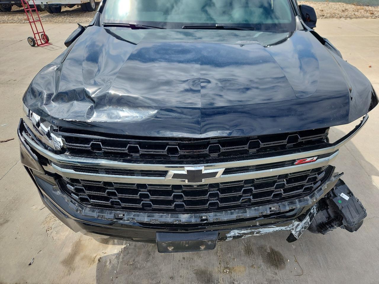 2021 Chevrolet Tahoe K1500 Z71 - zdjęcie 12