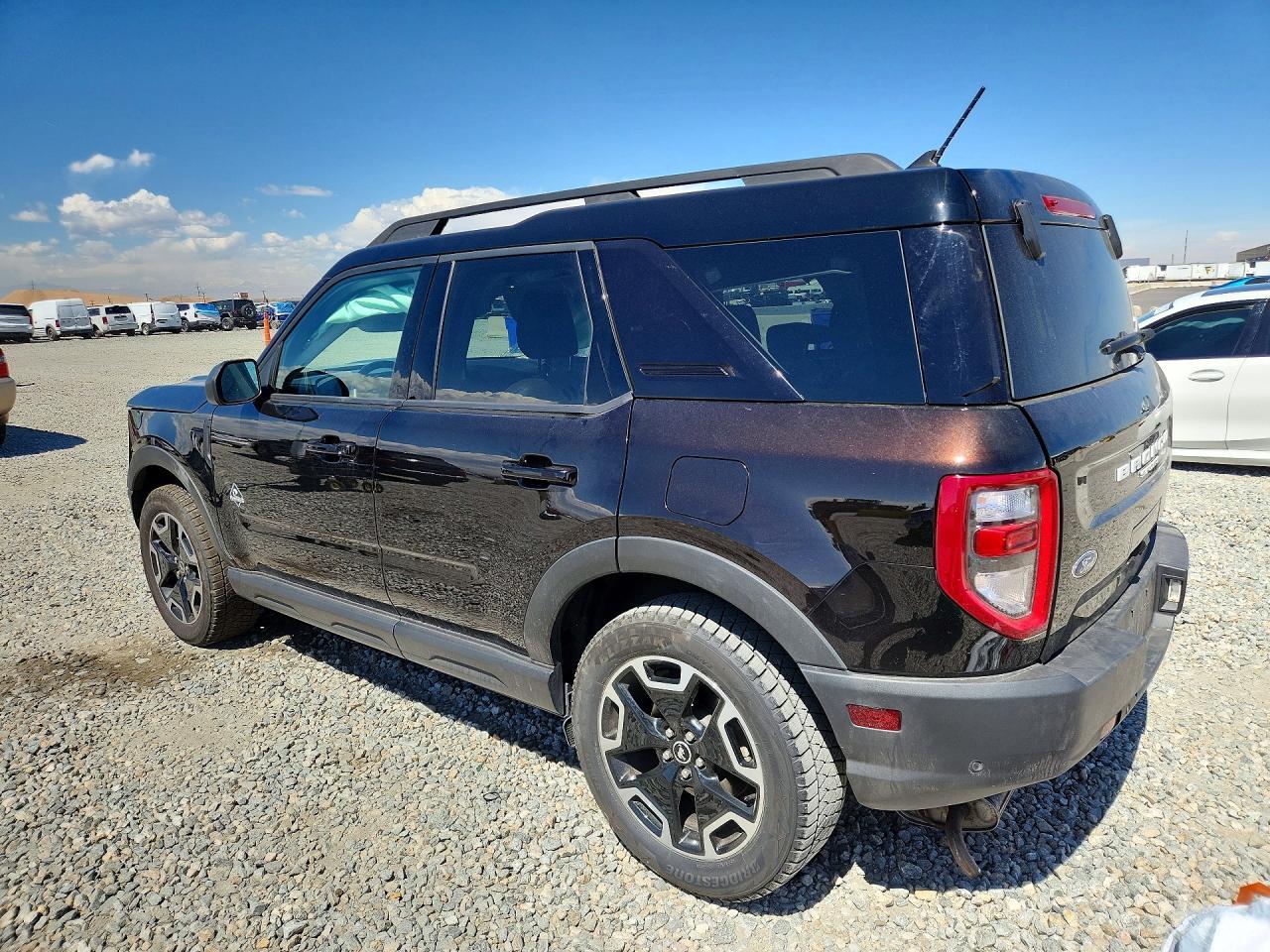 2021 Ford Bronco Sport Outer Banks - zdjęcie 2