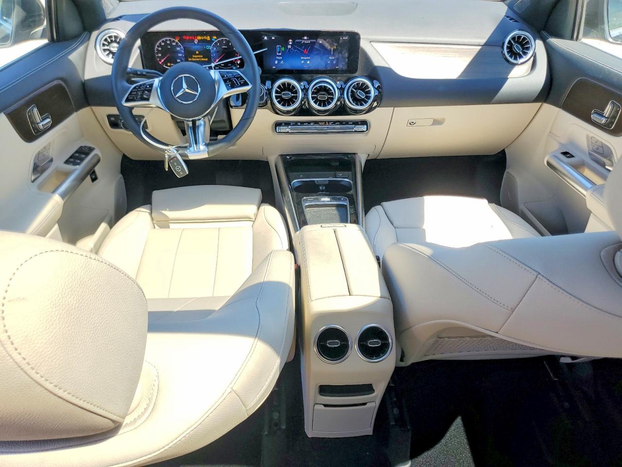 2025 Mercedes-Benz Gla 250 - zdjęcie 8