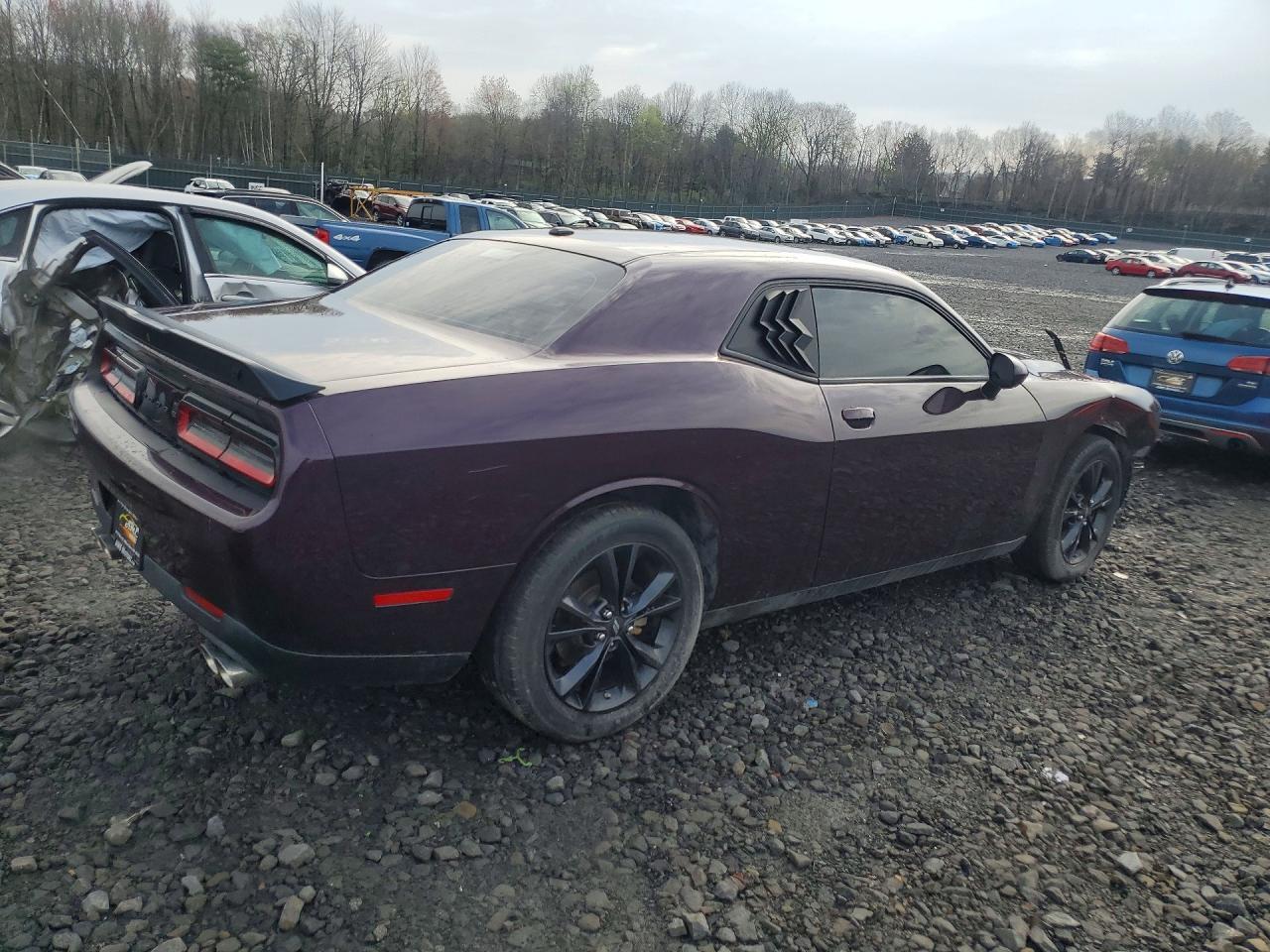 2022 Dodge Challenger Sxt - zdjęcie 3