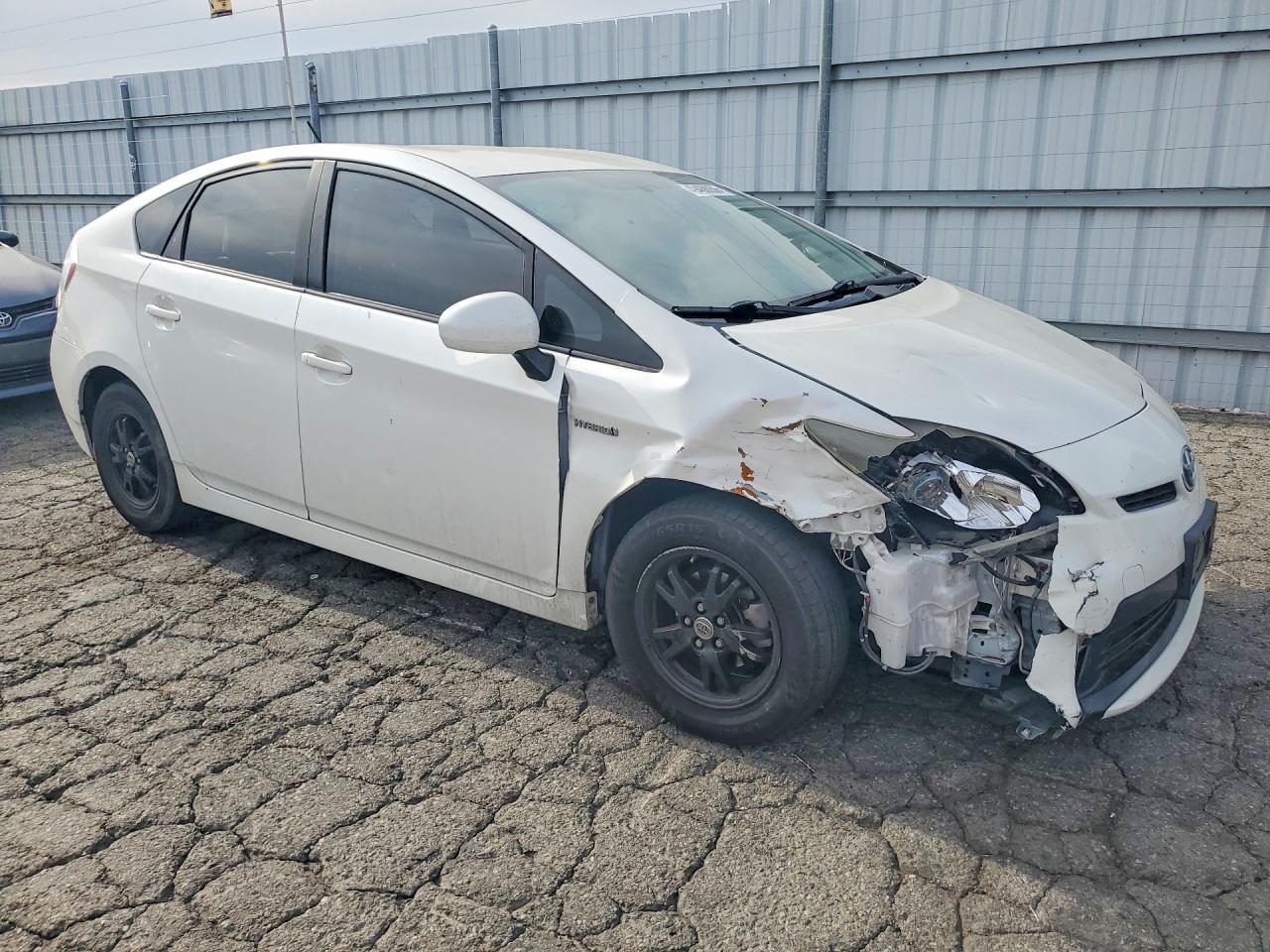 2014 Toyota Prius Three - zdjęcie 4