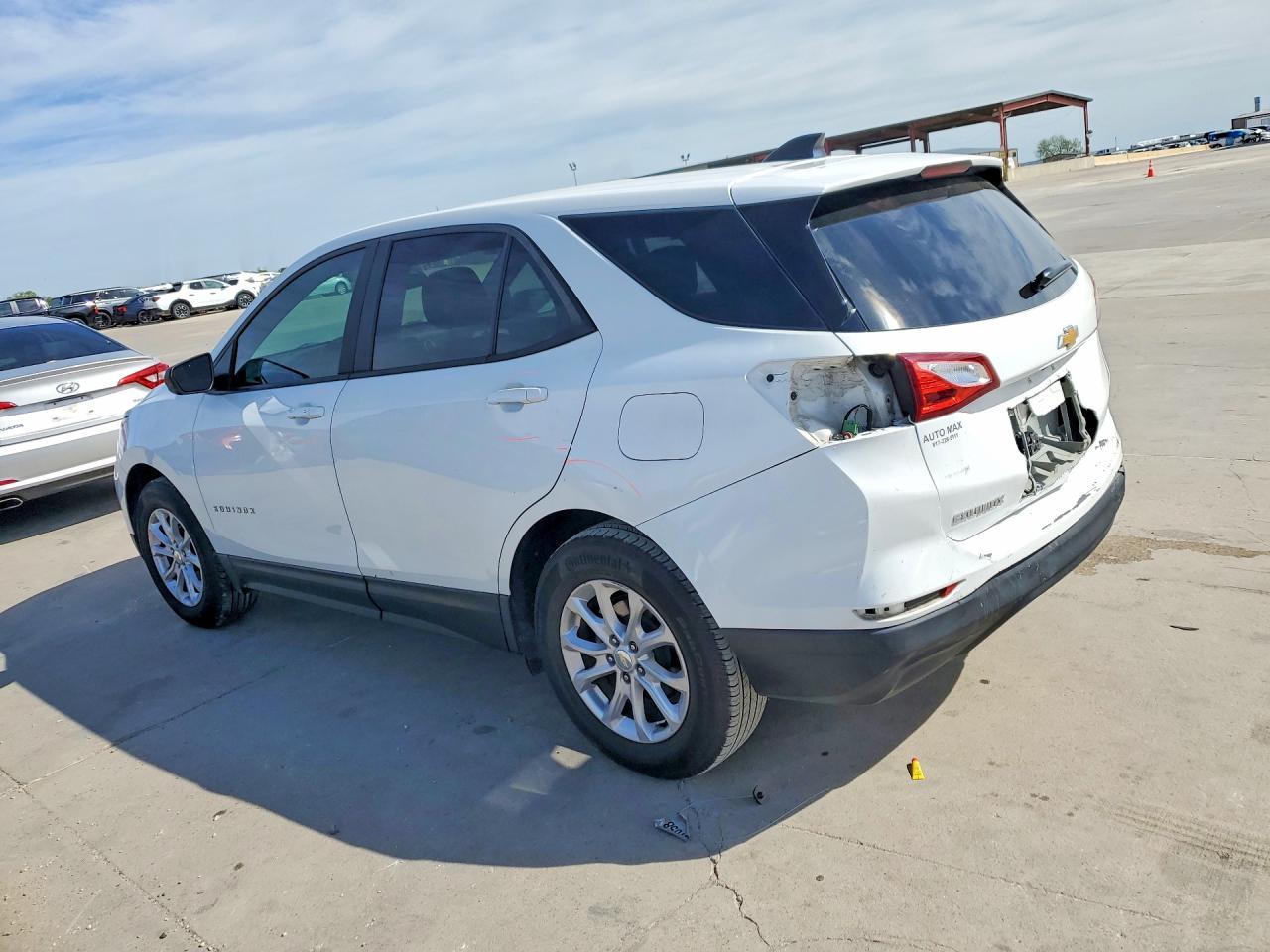 2020 Chevrolet Equinox Ls - zdjęcie 2