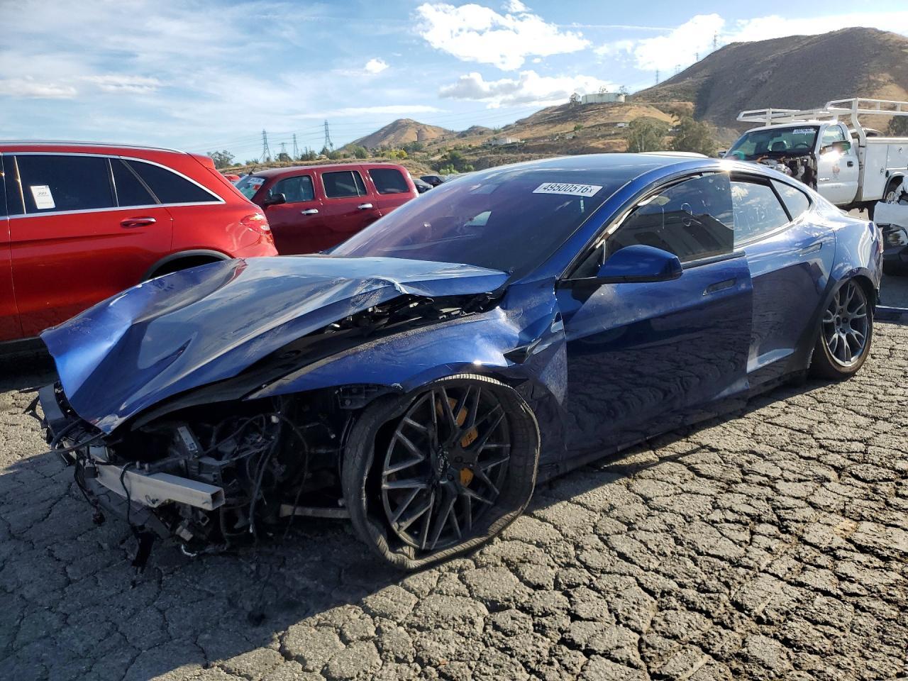2021 Tesla Model S - zdjęcie główne