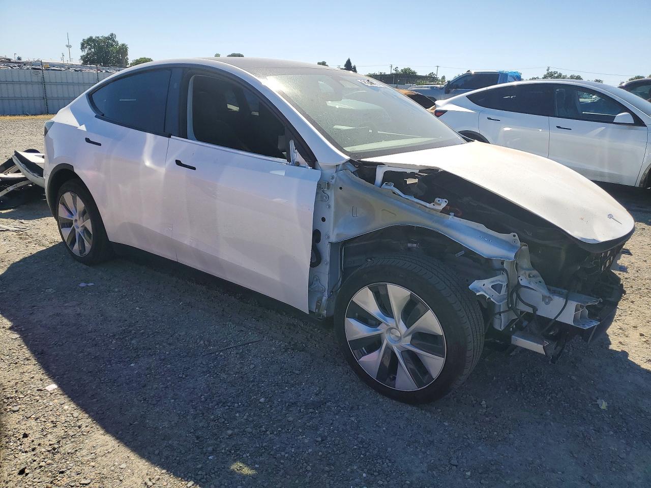 2024 Tesla Model Y - zdjęcie 4