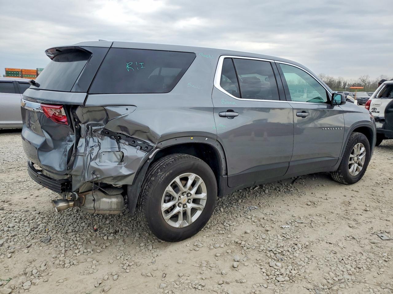 2019 Chevrolet Traverse Ls - zdjęcie 3