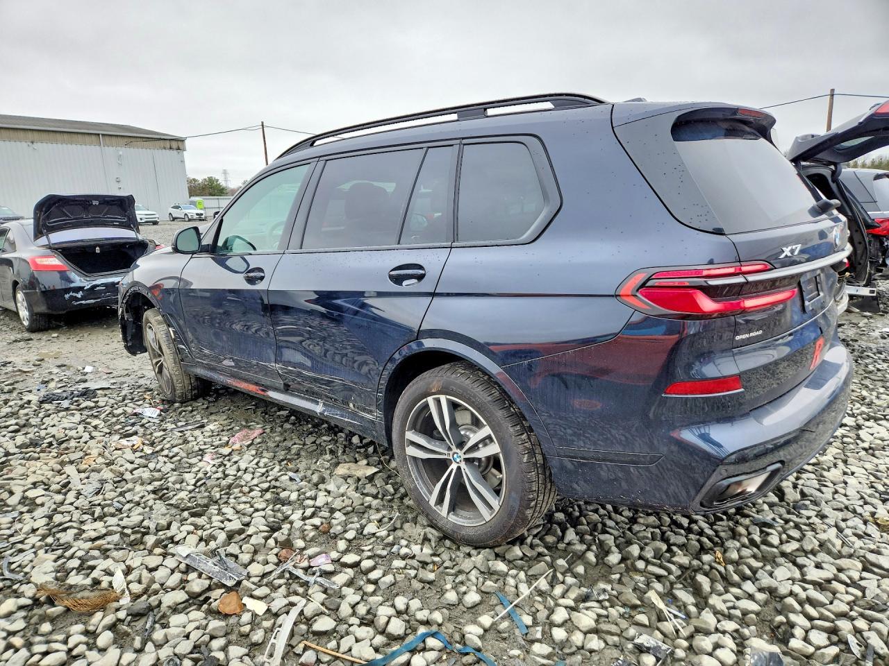 2026 BMW X7 xDrive40I - zdjęcie 2