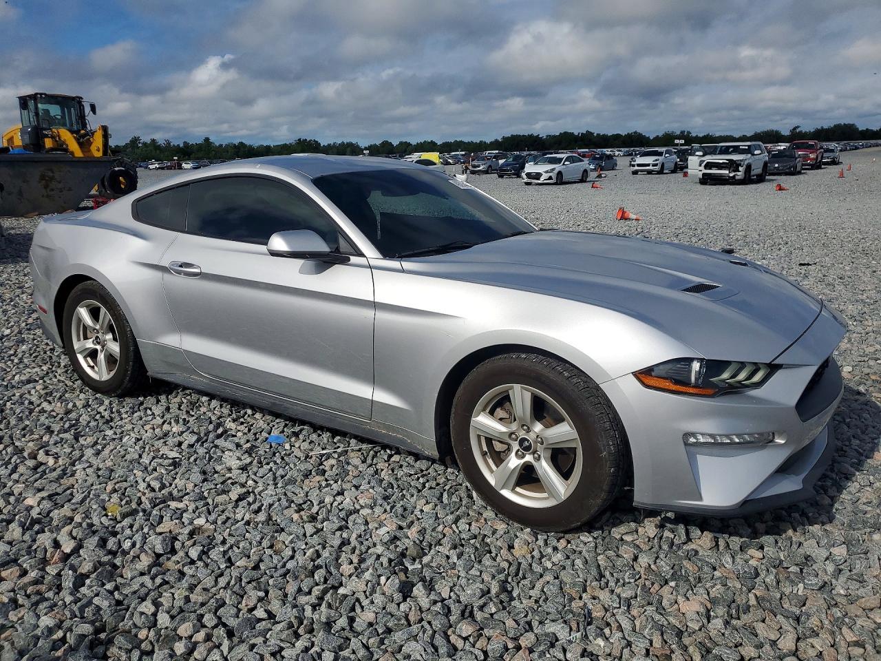 2019 Ford Mustang - zdjęcie 4