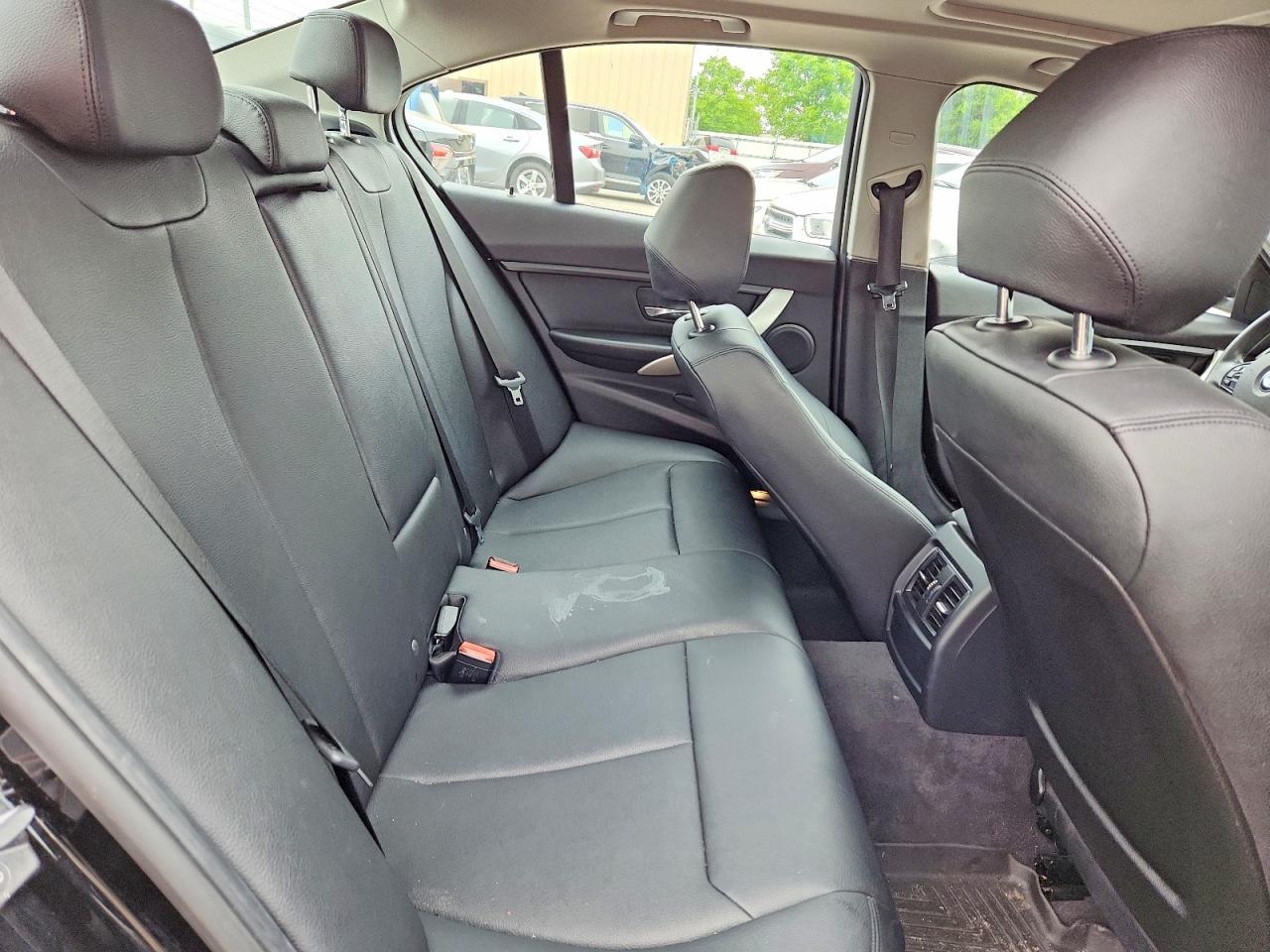 2016 BMW 320 Xi - zdjęcie 10