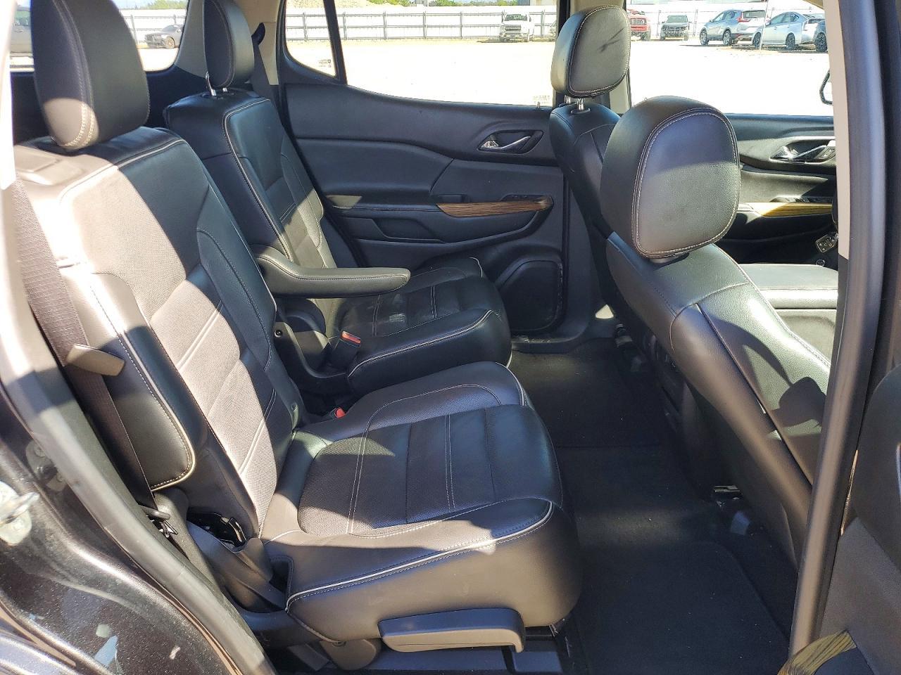 2017 GMC Acadia Denali - zdjęcie 11