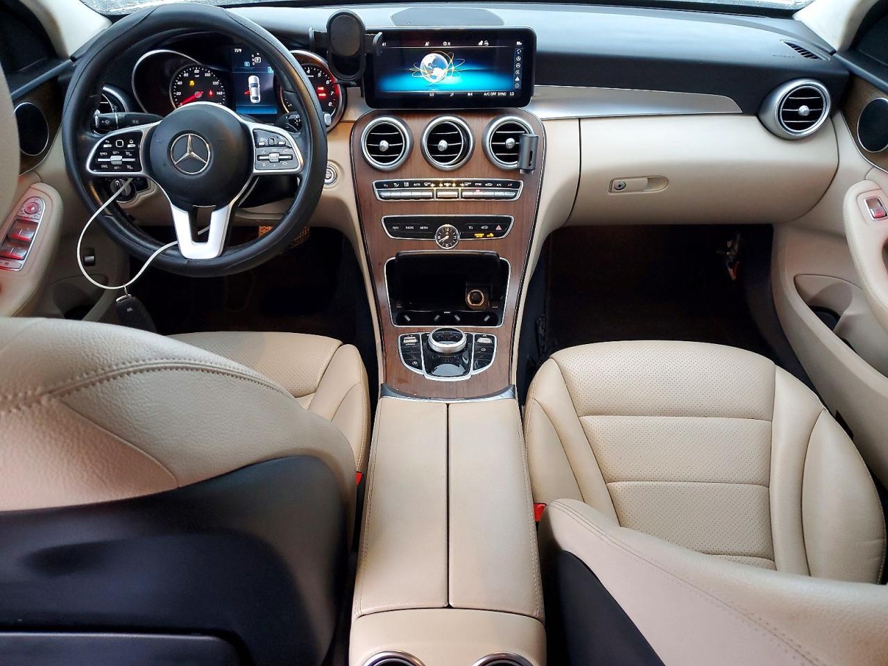 2019 Mercedes-Benz C 300 - zdjęcie 8