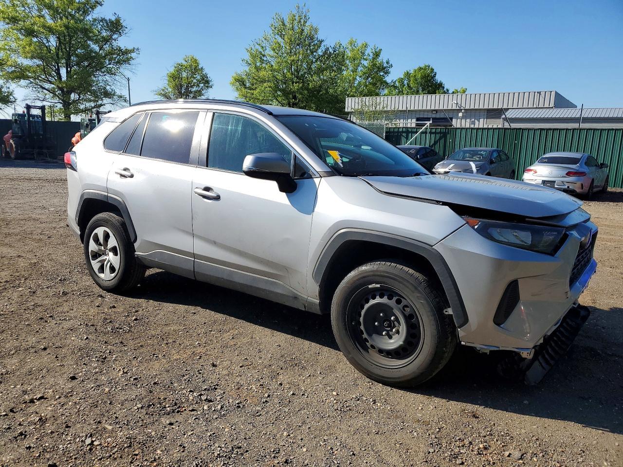 2021 Toyota Rav4 Le - zdjęcie 4