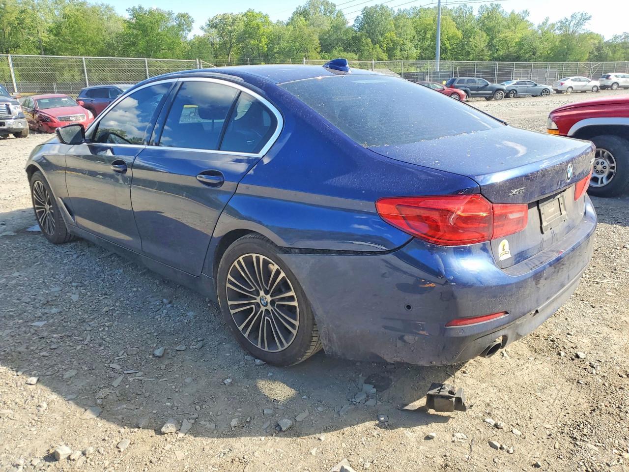 2019 BMW 530 Xi - zdjęcie 2
