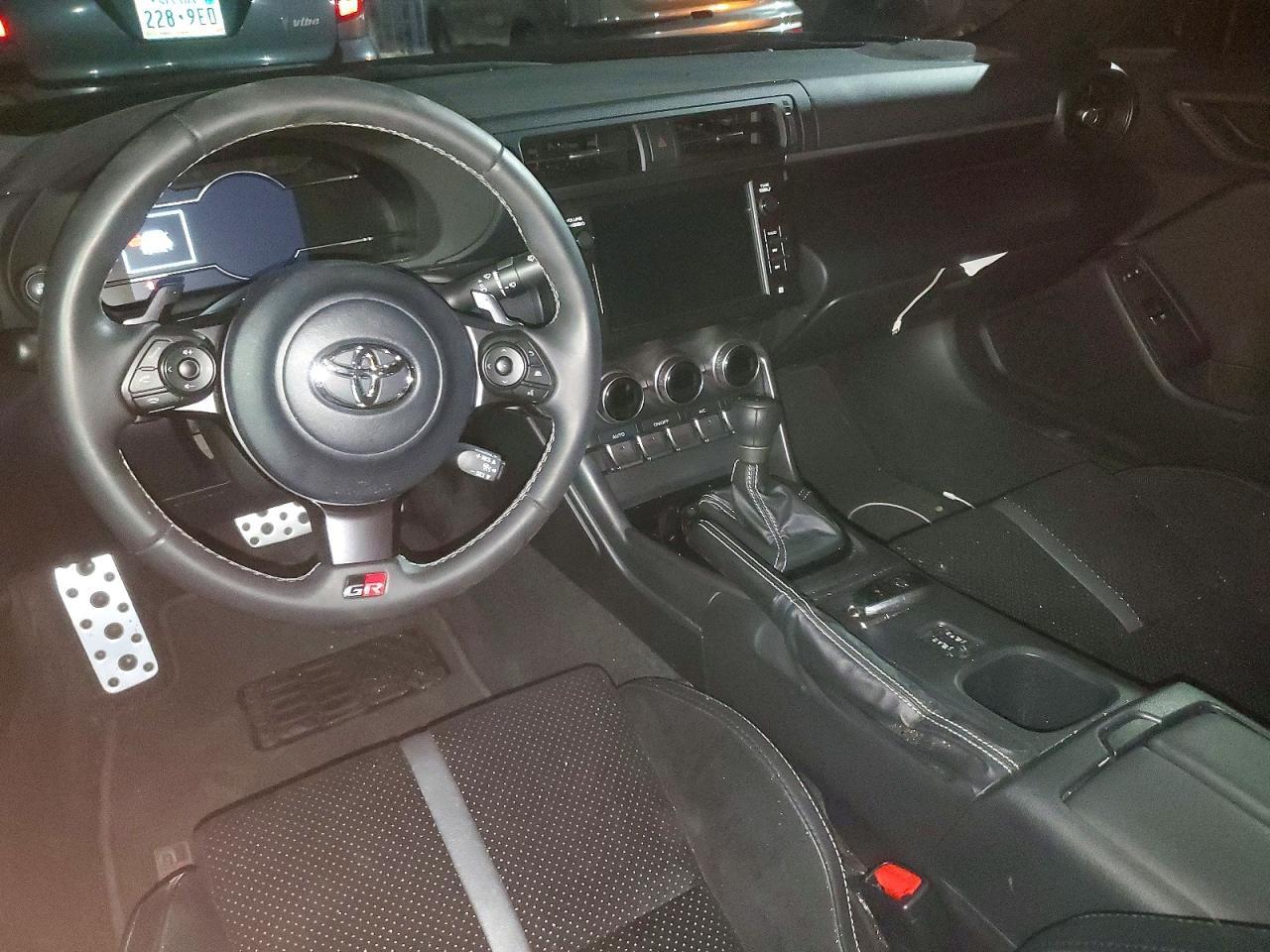 2025 Toyota Gr 86 Premium - zdjęcie 8