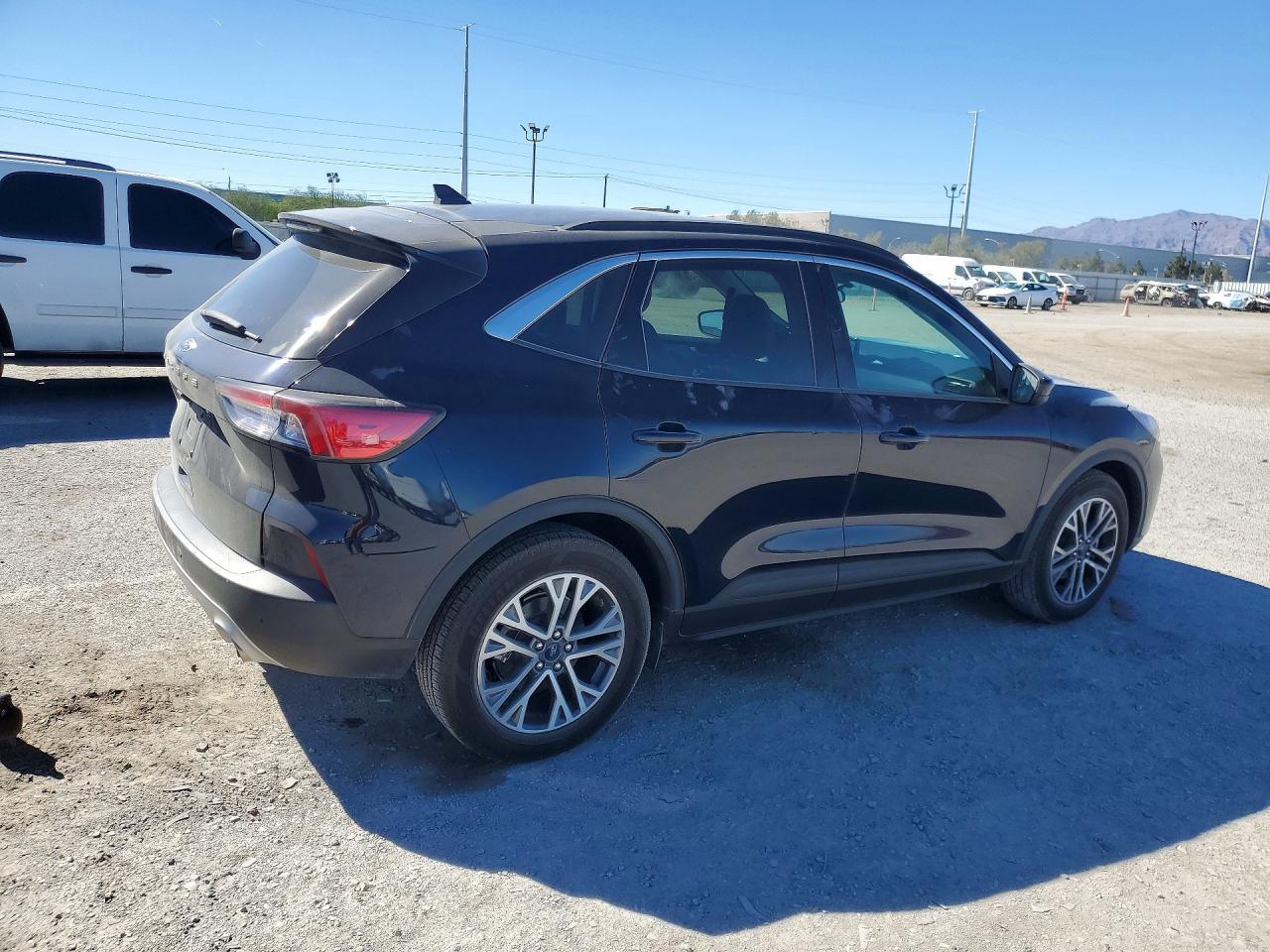 2021 Ford Escape Sel - zdjęcie 3