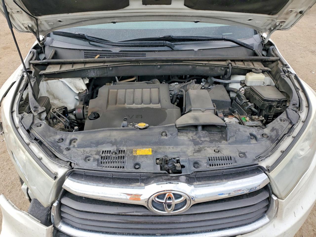 2015 Toyota Highlander Le Plus - zdjęcie 11