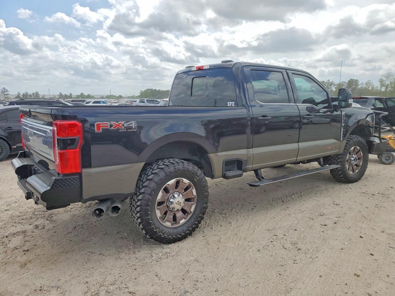 2026 Ford F250 Super Duty - zdjęcie 3