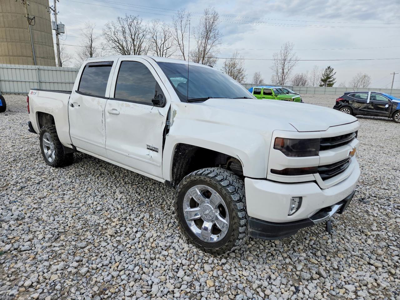 2017 Chevrolet Silverado K1500 Lt - zdjęcie 4