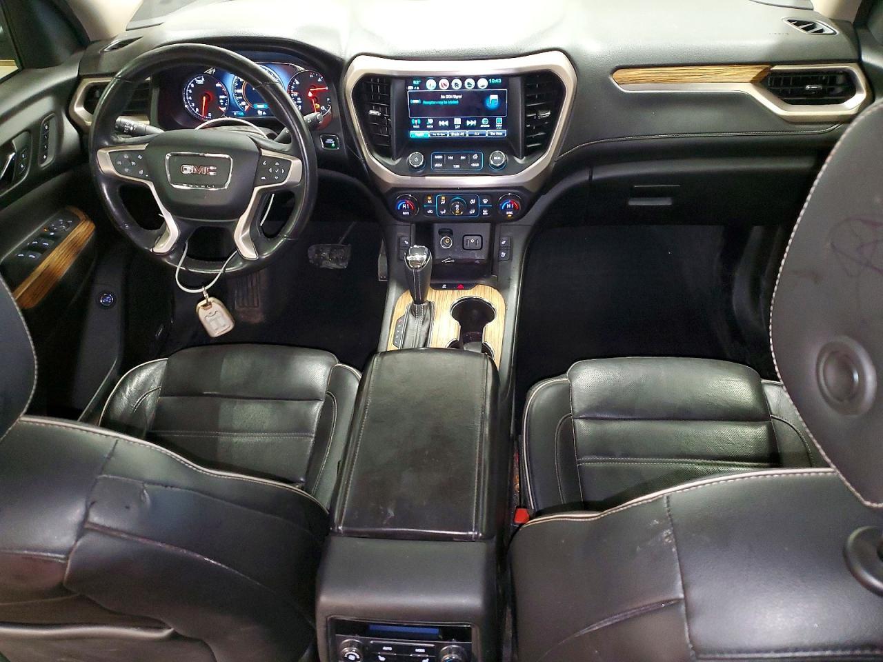 2017 GMC Acadia Denali - zdjęcie 8