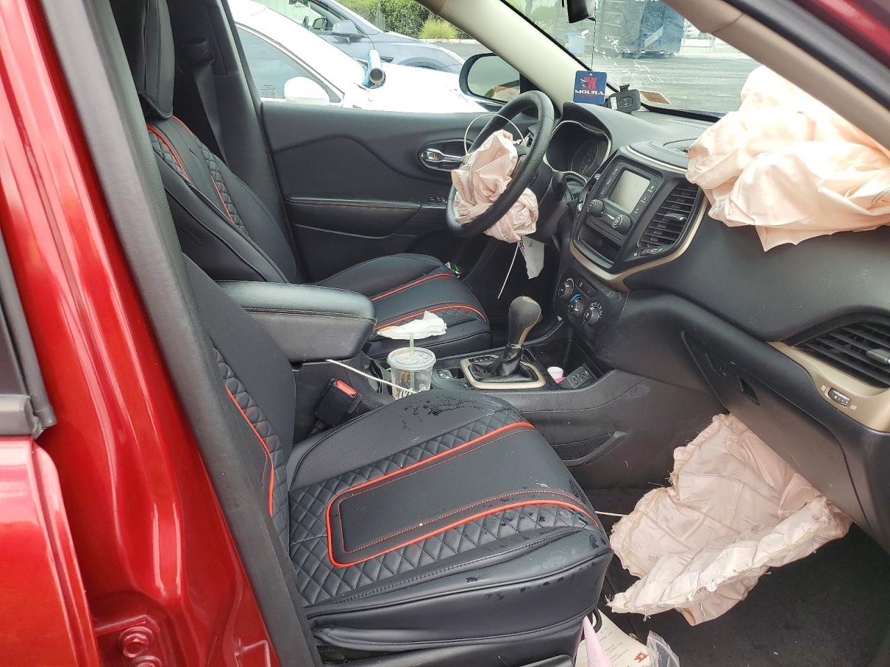 2016 Jeep Cherokee Sport - zdjęcie 13