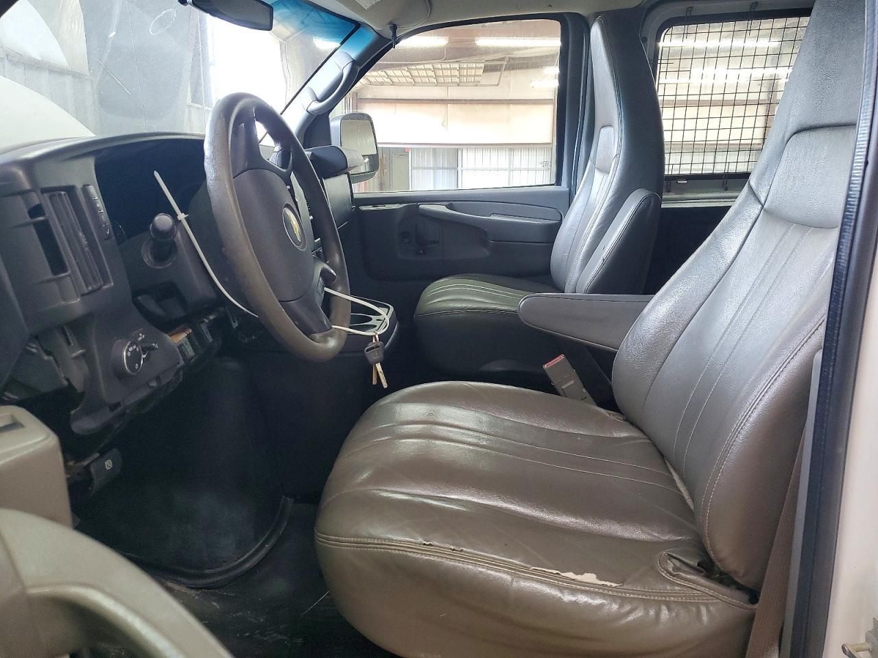 2015 Chevrolet Express G2500 - zdjęcie 7