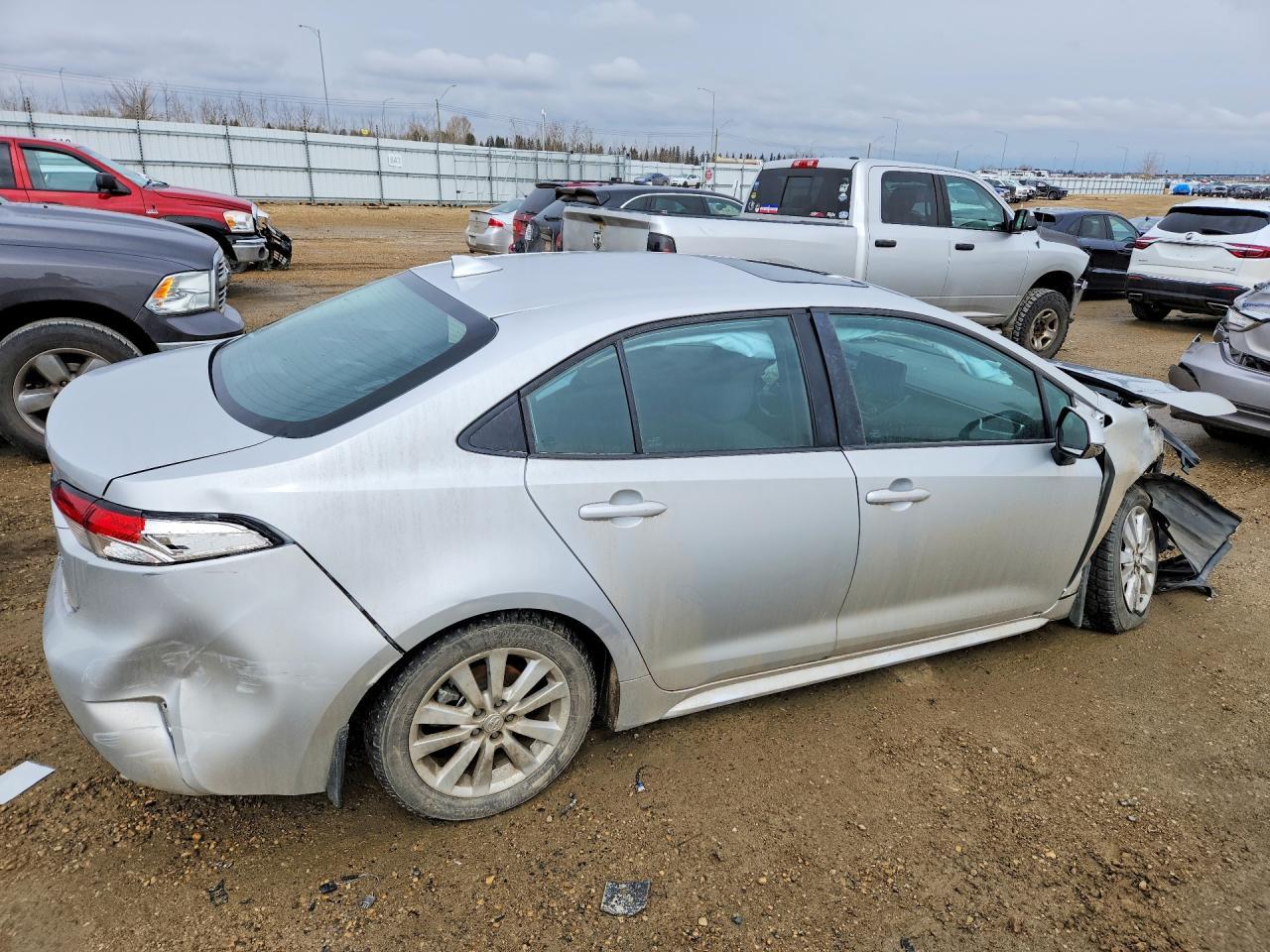 2023 Toyota Corolla Le - zdjęcie 3