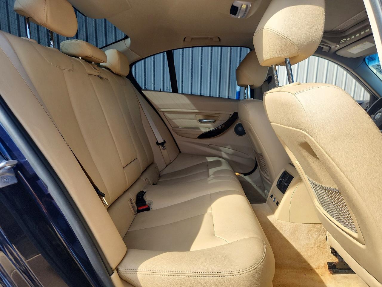 2014 BMW 335 Xi - zdjęcie 10
