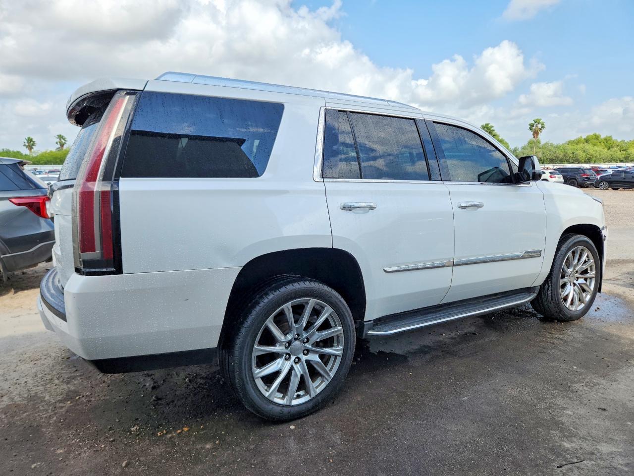 2016 Cadillac Escalade Luxury - zdjęcie 3