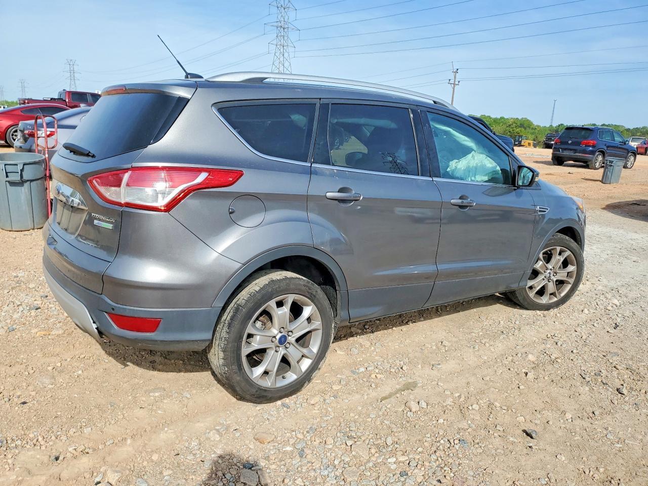 2014 Ford Escape Titanium - zdjęcie 3