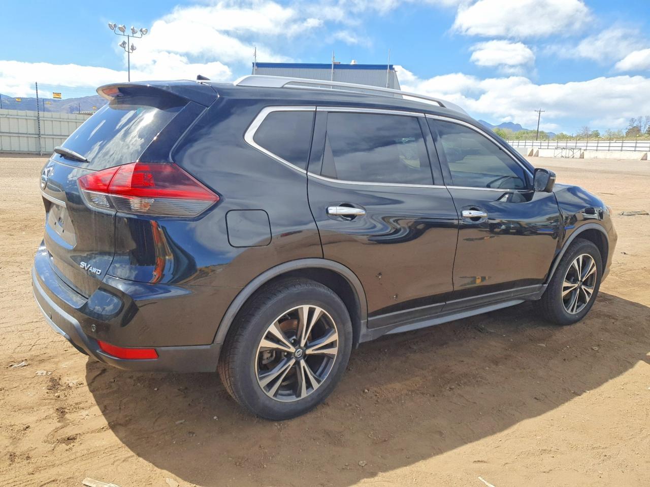 2020 Nissan Rogue Sv - zdjęcie 3