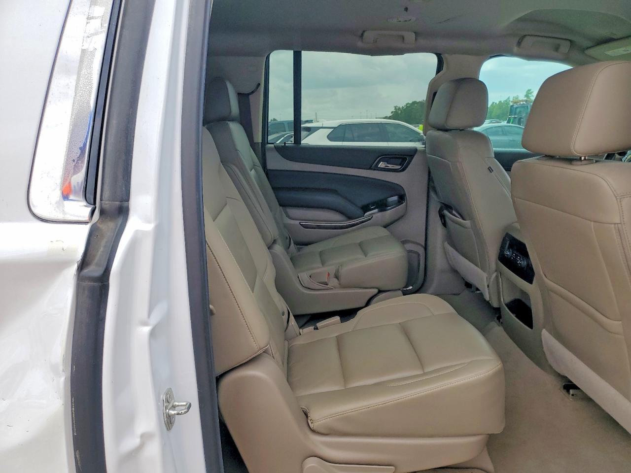 2020 Chevrolet Suburban C1500 Lt - zdjęcie 10